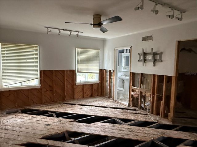 220 LYNDHURST STREET, Dunedin, FL 34698