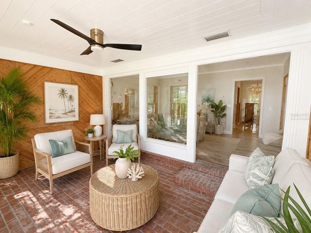 220 LYNDHURST STREET, Dunedin, FL 34698
