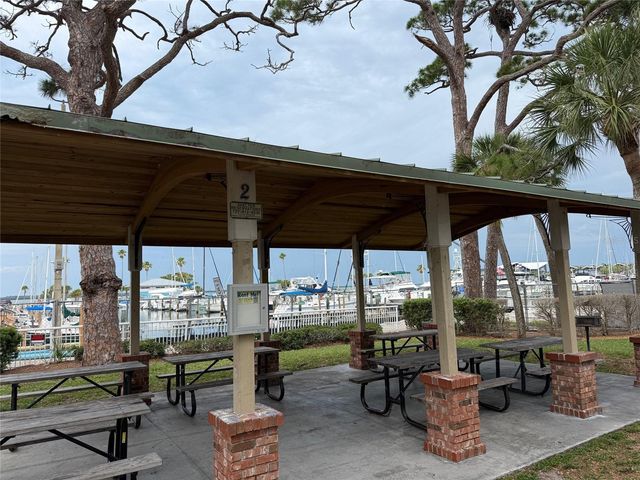 220 LYNDHURST STREET, Dunedin, FL 34698