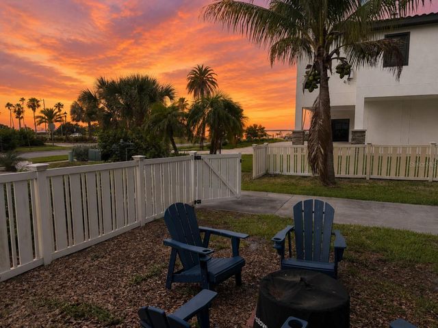 220 LYNDHURST STREET, Dunedin, FL 34698