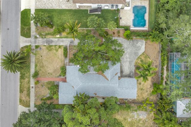 220 LYNDHURST STREET, Dunedin, FL 34698