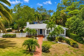 220 LYNDHURST STREET, Dunedin, FL 34698