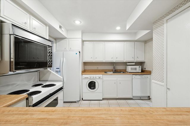 630 S Ripple Creek Drive 630, Houston, TX 77057