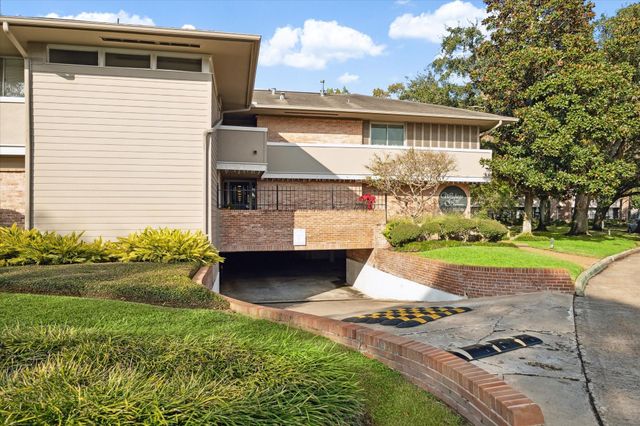 630 S Ripple Creek Drive 630, Houston, TX 77057