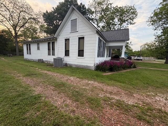 405 S 10th Street, Crockett, TX 75835