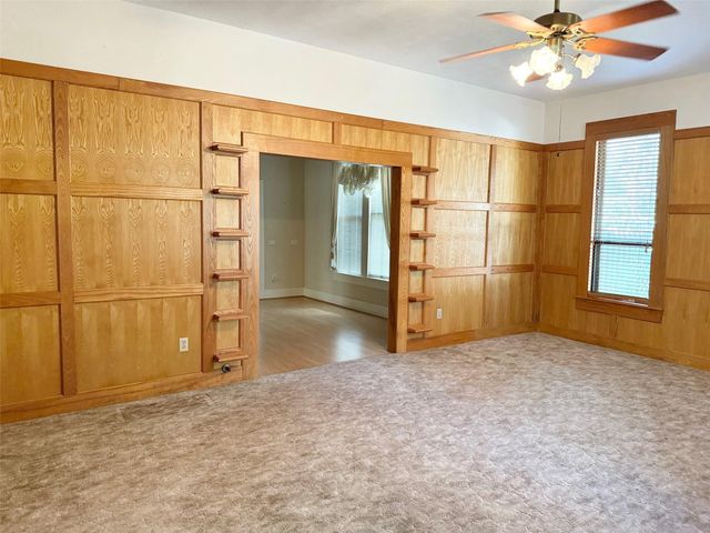 405 S 10th Street, Crockett, TX 75835