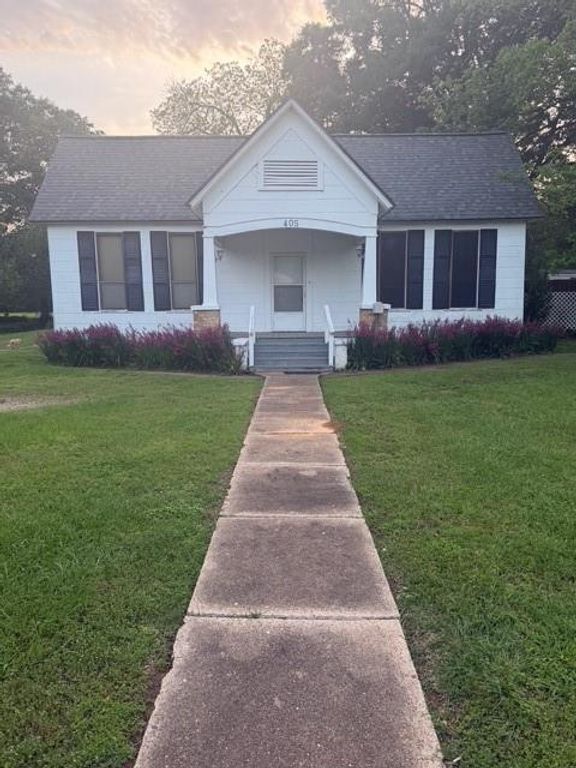 405 S 10th Street, Crockett, TX 75835