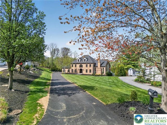 2240 GREENWOOD Road, Salisbury Twp, PA 18103