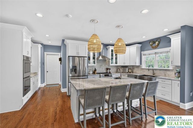 2240 GREENWOOD Road, Salisbury Twp, PA 18103