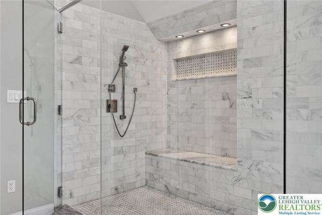 2240 GREENWOOD Road, Salisbury Twp, PA 18103