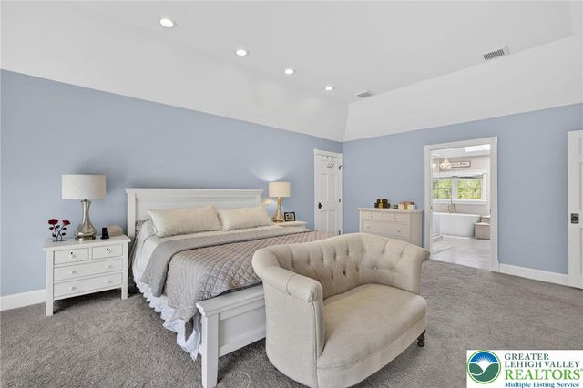 2240 GREENWOOD Road, Salisbury Twp, PA 18103