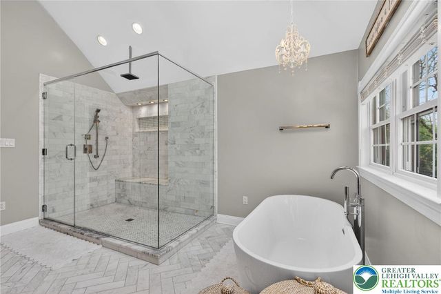 2240 GREENWOOD Road, Salisbury Twp, PA 18103