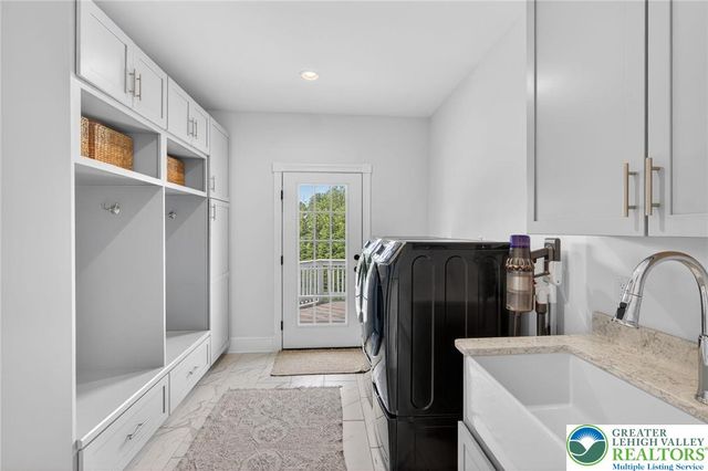 2240 GREENWOOD Road, Salisbury Twp, PA 18103