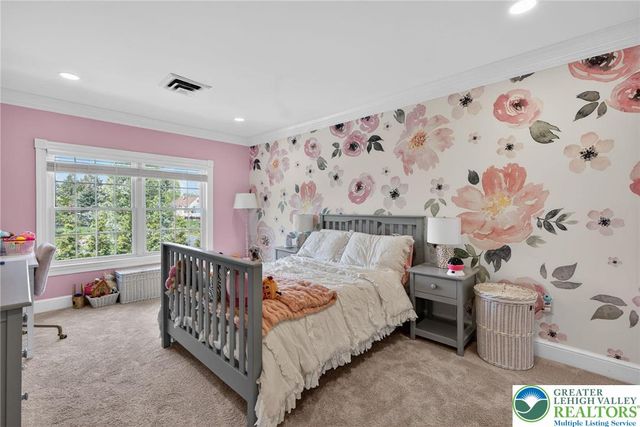 2240 GREENWOOD Road, Salisbury Twp, PA 18103