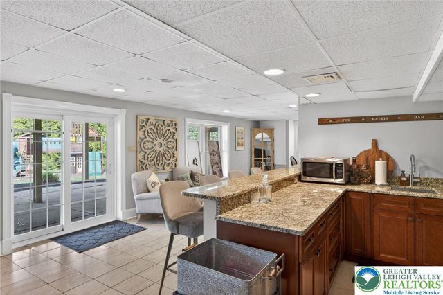 2240 GREENWOOD Road, Salisbury Twp, PA 18103