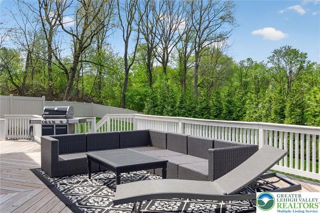 2240 GREENWOOD Road, Salisbury Twp, PA 18103