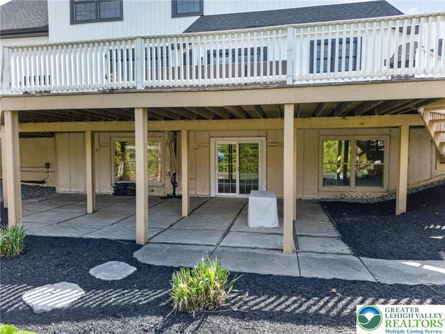 2240 GREENWOOD Road, Salisbury Twp, PA 18103