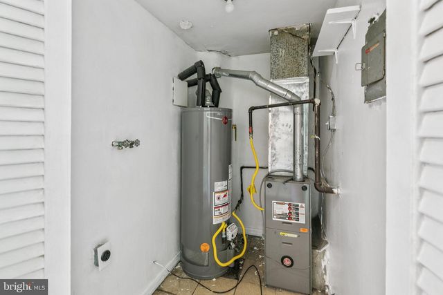 1227 W CHAMPLOST AVE, Philadelphia, PA 19141