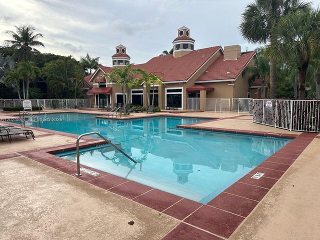 15560 SW 104th Ter 614, Miami, FL 33196