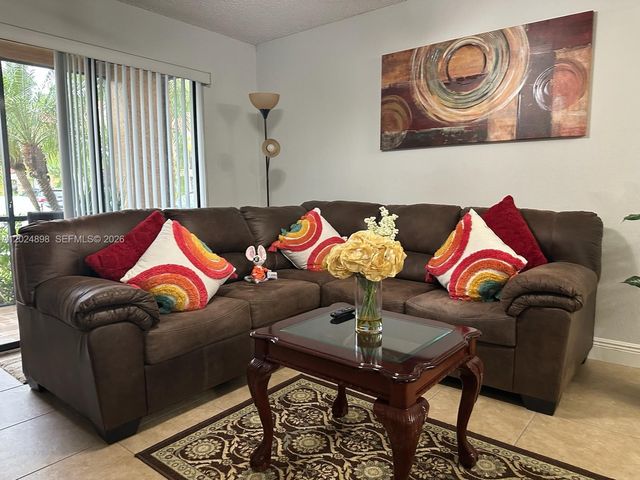 15560 SW 104th Ter 614, Miami, FL 33196