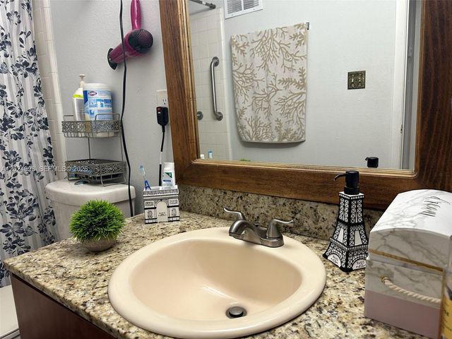 15560 SW 104th Ter 614, Miami, FL 33196