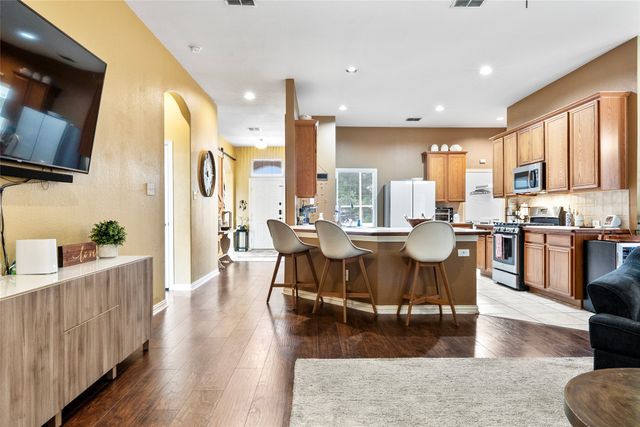 1311 Fleetwood Cove Drive, Grand Prairie, TX 75052