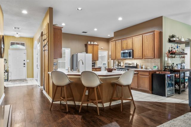 1311 Fleetwood Cove Drive, Grand Prairie, TX 75052