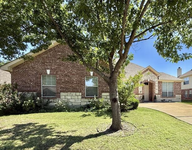 1311 Fleetwood Cove Drive, Grand Prairie, TX 75052