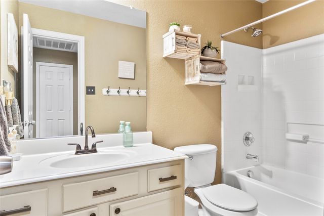1311 Fleetwood Cove Drive, Grand Prairie, TX 75052