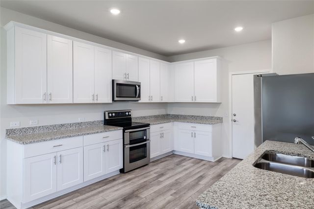 46 Snowy Plover LN, Leander, TX 78641