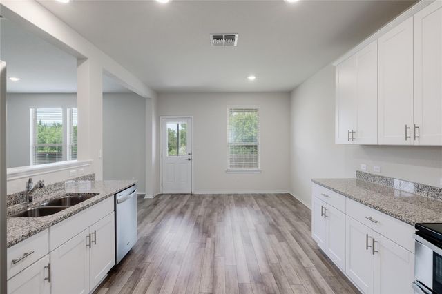 46 Snowy Plover LN, Leander, TX 78641