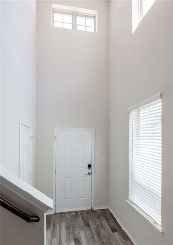 46 Snowy Plover LN, Leander, TX 78641