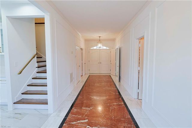 4 Cedar Point DR, Hampton, VA 23669