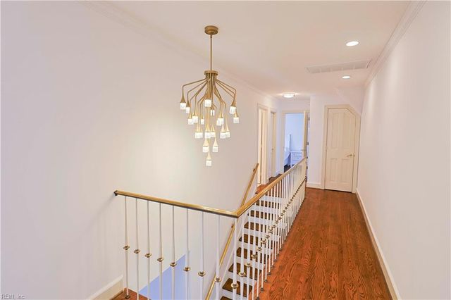 4 Cedar Point DR, Hampton, VA 23669