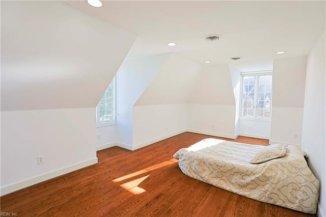 4 Cedar Point DR, Hampton, VA 23669