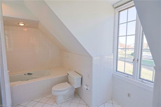 4 Cedar Point DR, Hampton, VA 23669