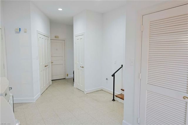 4 Cedar Point DR, Hampton, VA 23669