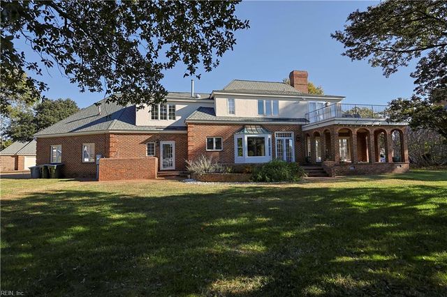 4 Cedar Point DR, Hampton, VA 23669