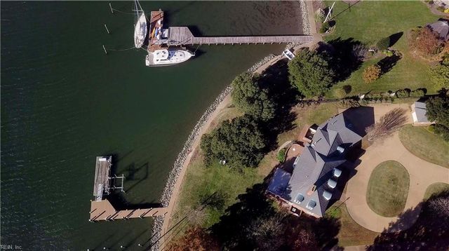 4 Cedar Point DR, Hampton, VA 23669