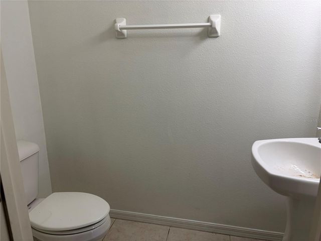 3429 PARKRIDGE CIRCLE 19-103, Sarasota, FL 34243