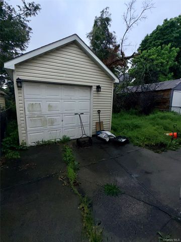 9922 193rd Street, Hollis, NY 11423