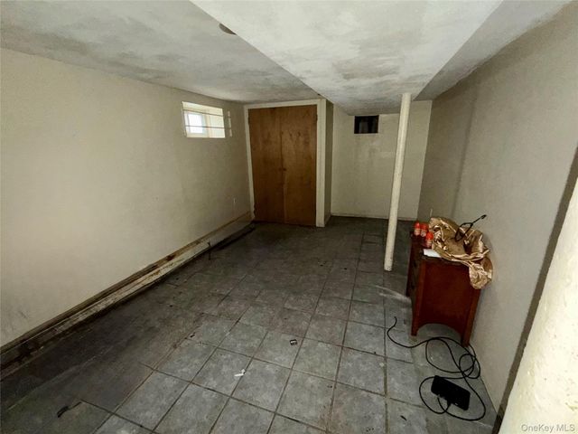 9922 193rd Street, Hollis, NY 11423