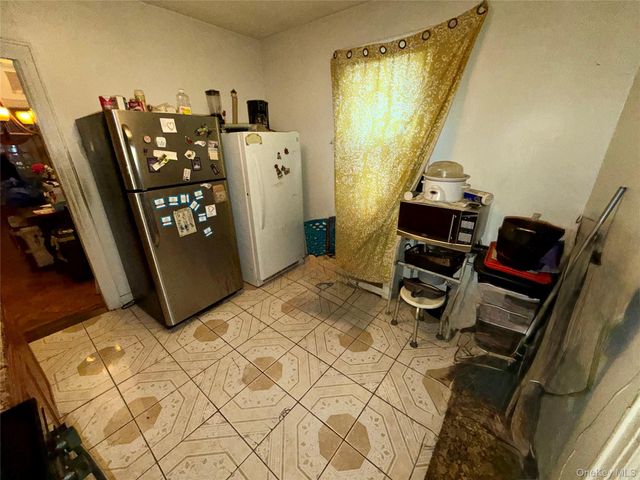 9922 193rd Street, Hollis, NY 11423