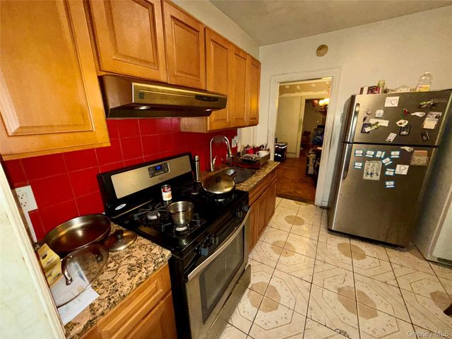 9922 193rd Street, Hollis, NY 11423