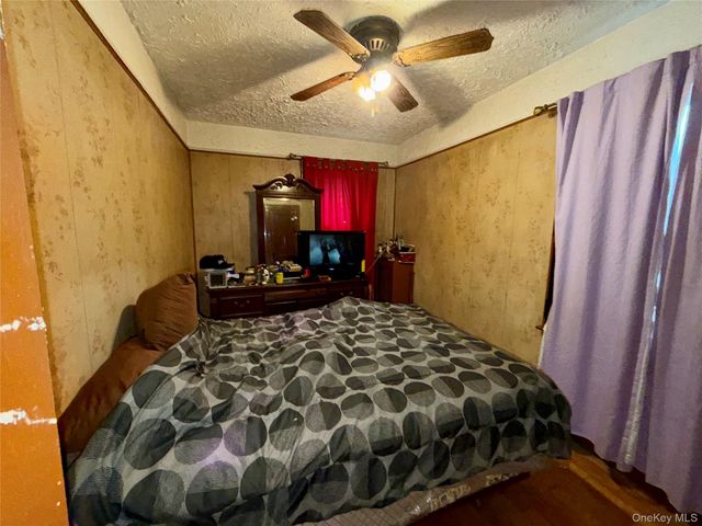 9922 193rd Street, Hollis, NY 11423