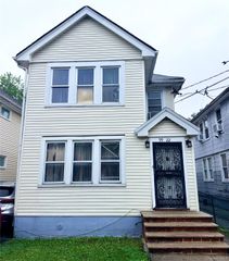 9922 193rd Street, Hollis, NY 11423