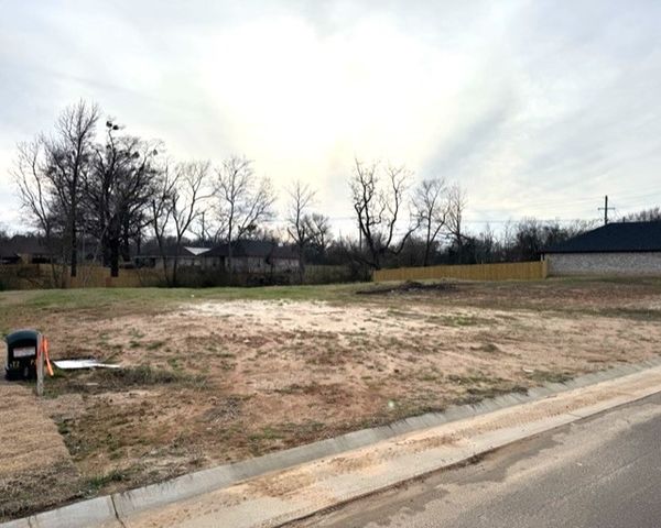 104 Arledge Street, Mt Pleasant, TX 75455