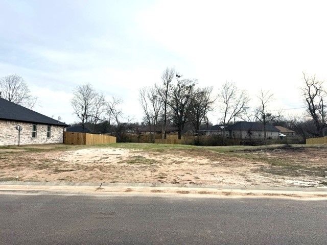 104 Arledge Street, Mt Pleasant, TX 75455