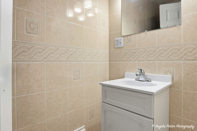 515 Country Club Drive, Mchenry, IL 60050