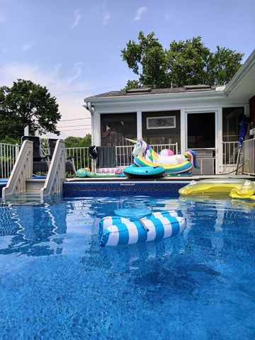 515 Country Club Drive, Mchenry, IL 60050